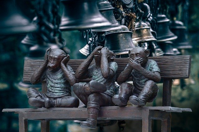 rzeźby małp